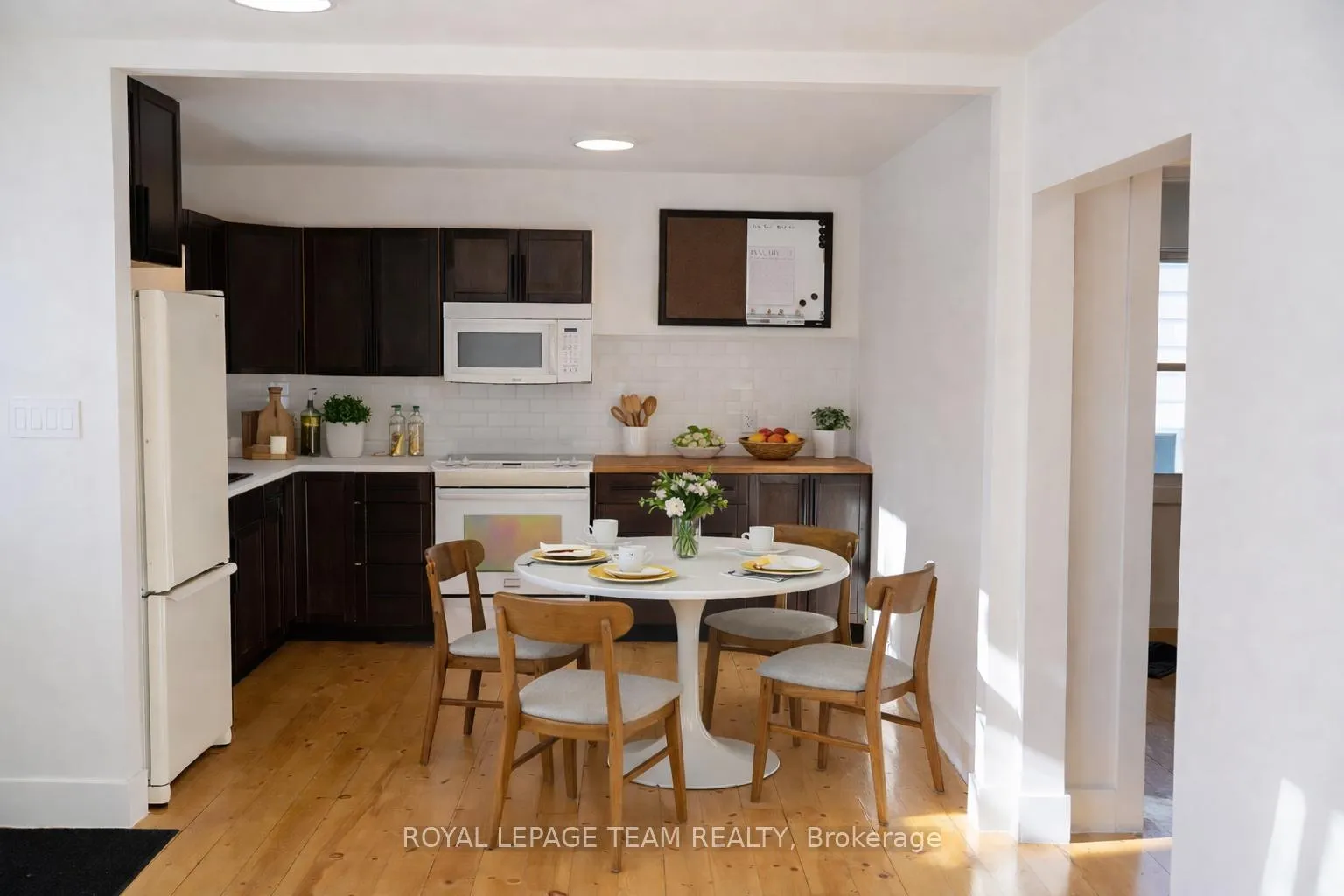 Photo 5 of 405 Barnes Street, North Grenville, Kemptville — HOMEH