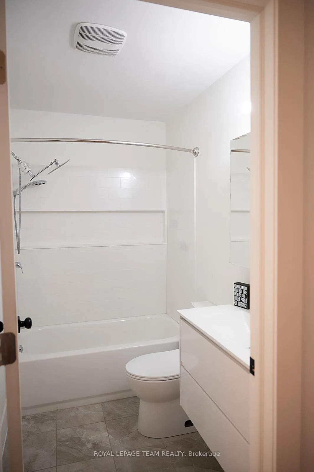 Photo 10 of 405 Barnes Street, North Grenville, Kemptville — HOMEH