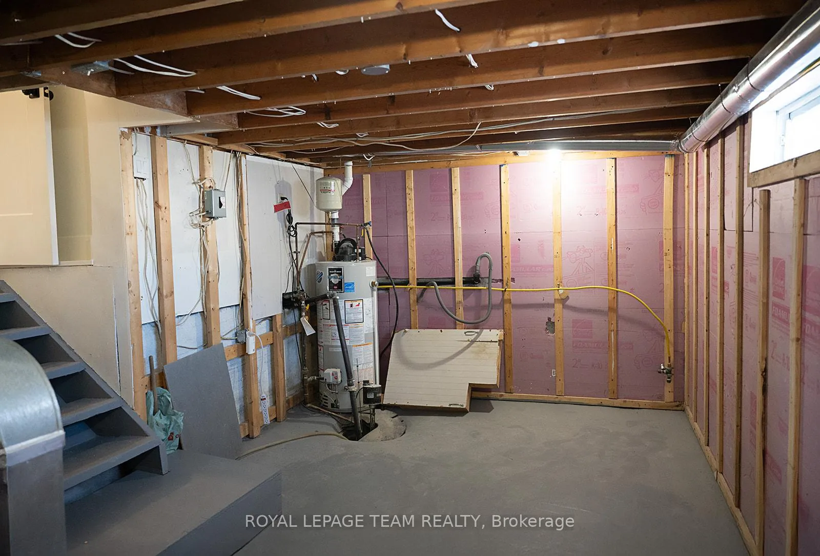 Photo 23 of 405 Barnes Street, North Grenville, Kemptville — HOMEH