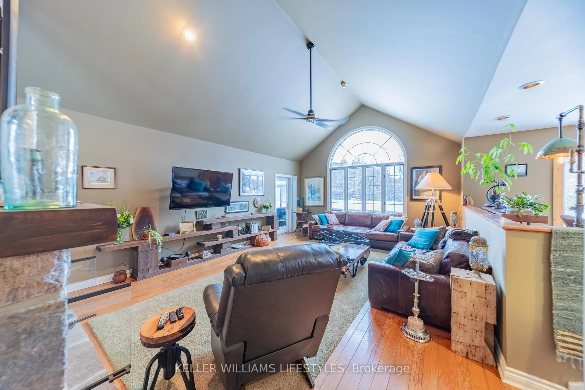 Photo 8 of 33992 Moore Court, Bluewater, Zurich — HOMEH