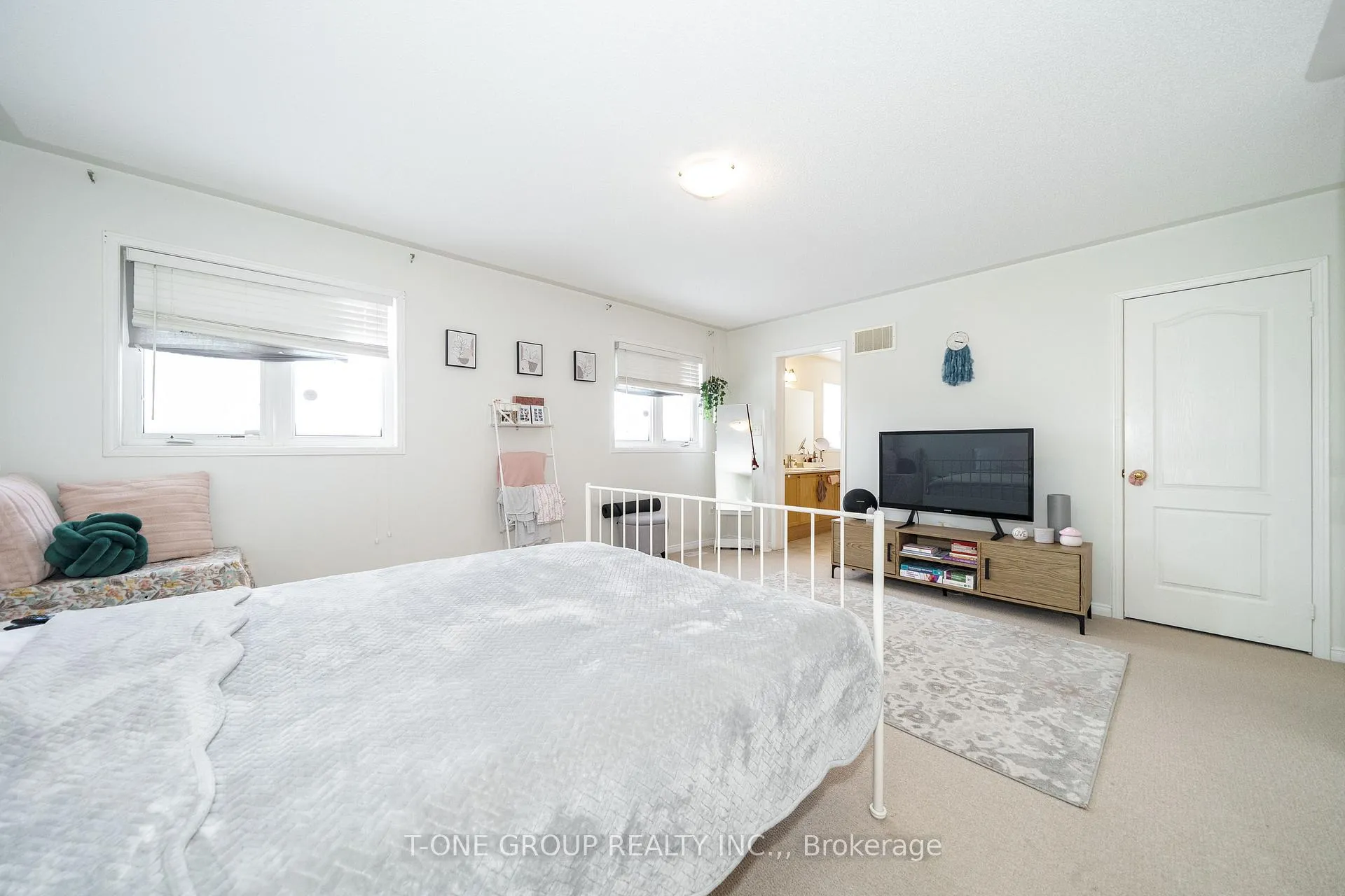 Photo 21 of 156 Mavrinac Boulevard, Aurora, Bayview Northeast — HOMEH