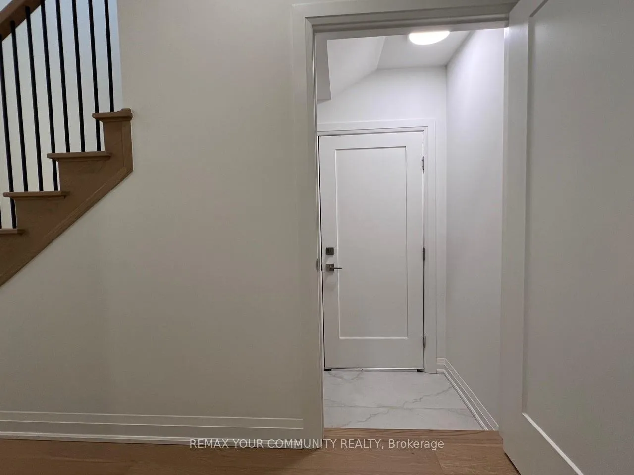 Photo 8 of 7453 Matteo Drive, Niagara Falls, Brown — HOMEH