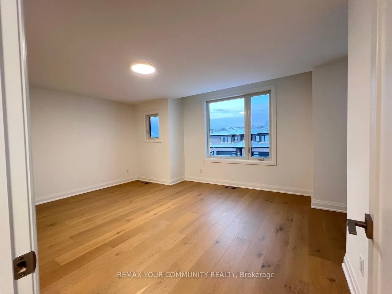 Photo 24 of 7453 Matteo Drive, Niagara Falls, Brown — HOMEH