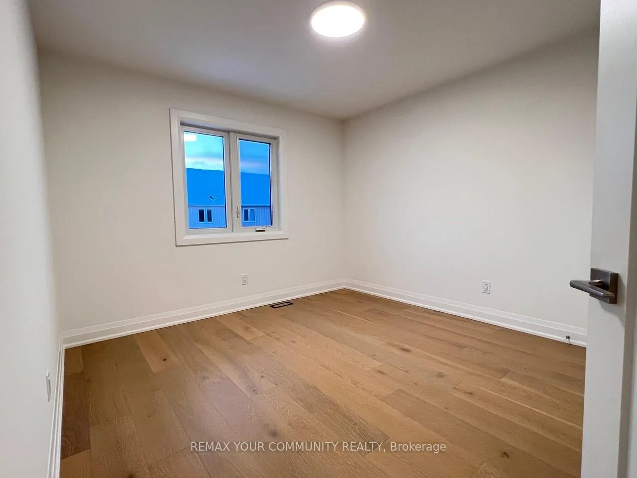 Photo 34 of 7453 Matteo Drive, Niagara Falls, Brown — HOMEH