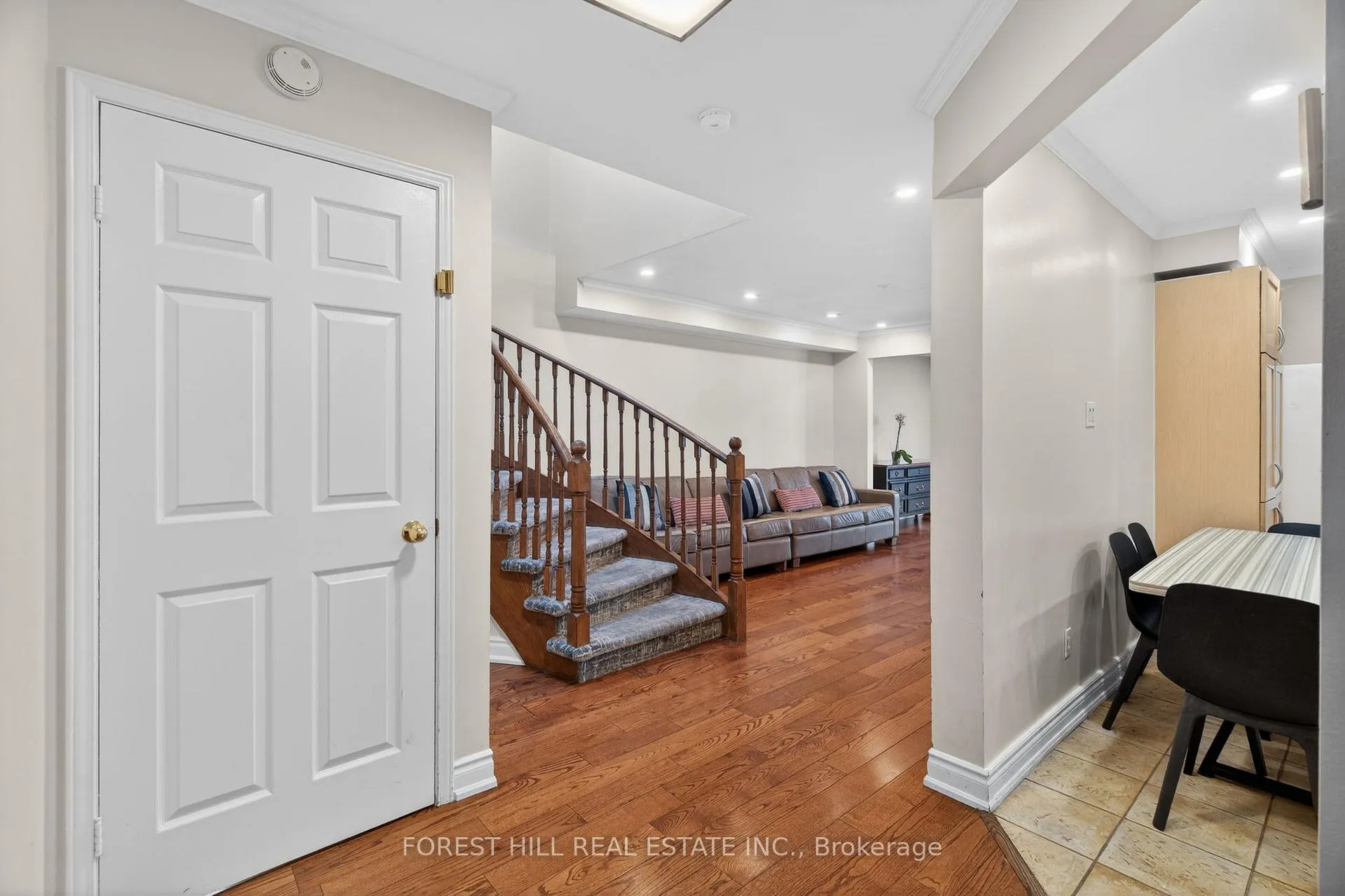 Photo 5 of 150 North Meadow Crescent, Vaughan, Crestwood-Springfarm-Yorkhill — HOMEH