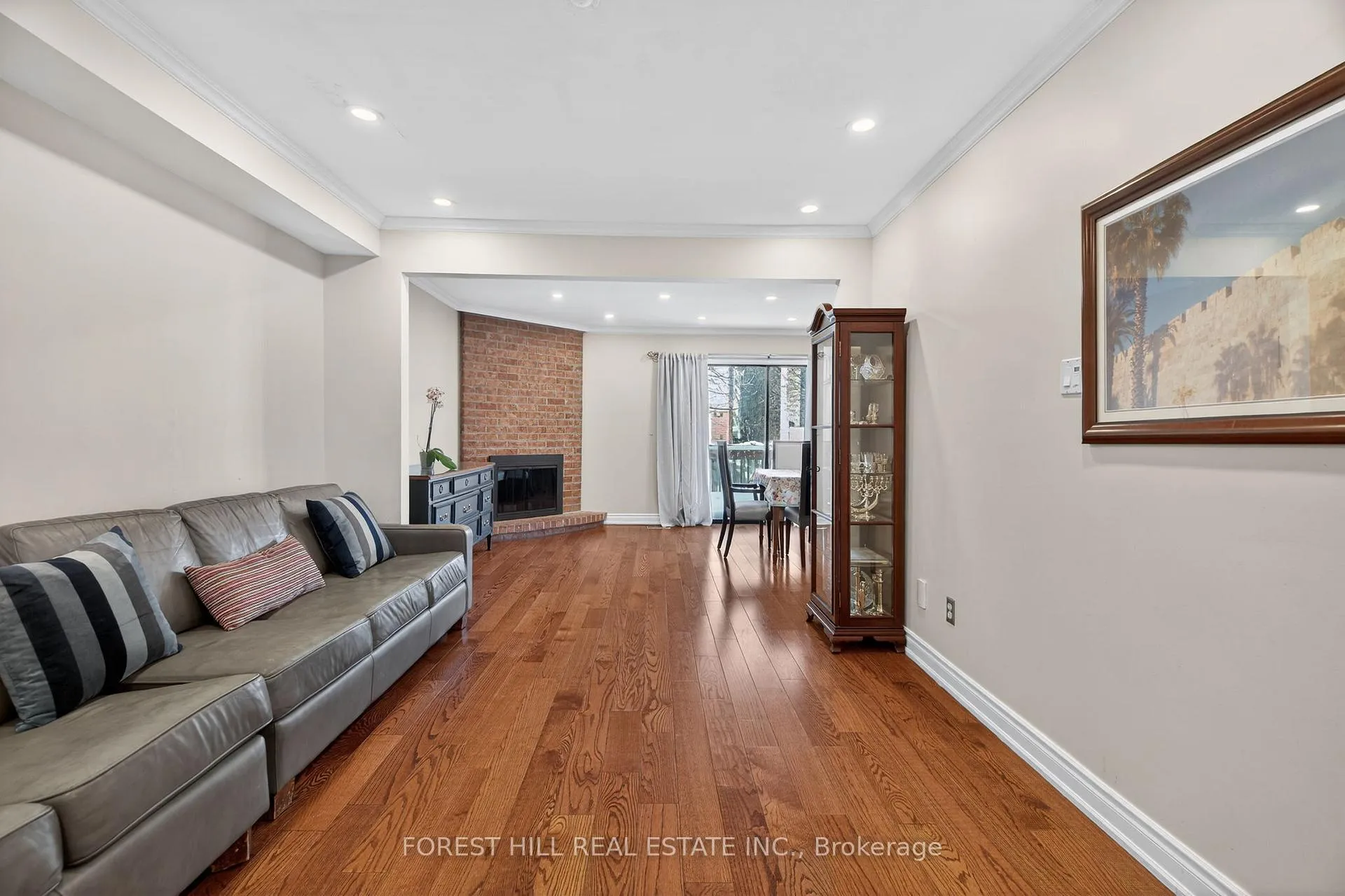 Photo 7 of 150 North Meadow Crescent, Vaughan, Crestwood-Springfarm-Yorkhill — HOMEH