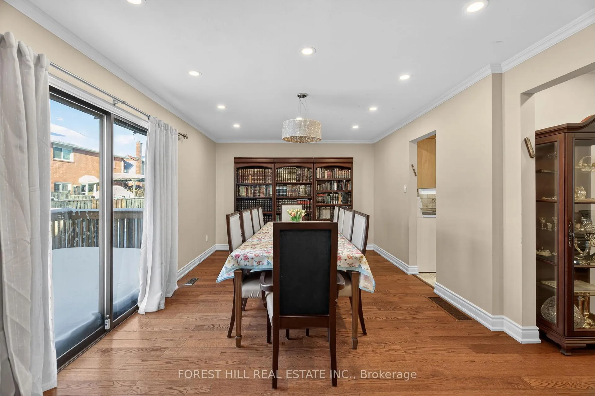 Photo 10 of 150 North Meadow Crescent, Vaughan, Crestwood-Springfarm-Yorkhill — HOMEH