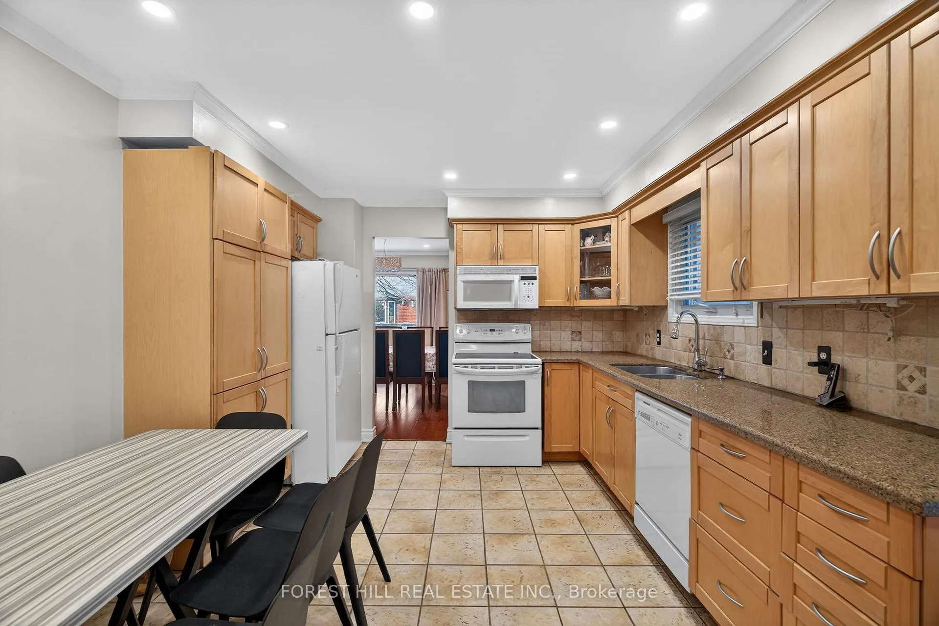 Photo 17 of 150 North Meadow Crescent, Vaughan, Crestwood-Springfarm-Yorkhill — HOMEH