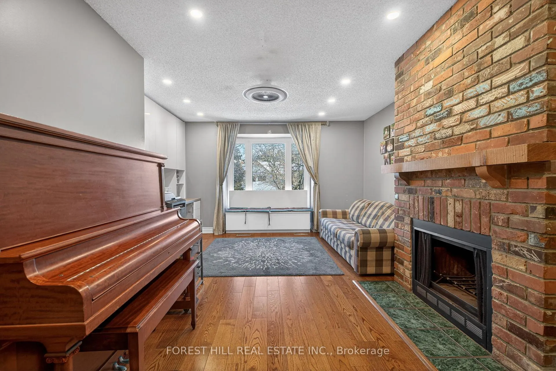 Photo 25 of 150 North Meadow Crescent, Vaughan, Crestwood-Springfarm-Yorkhill — HOMEH