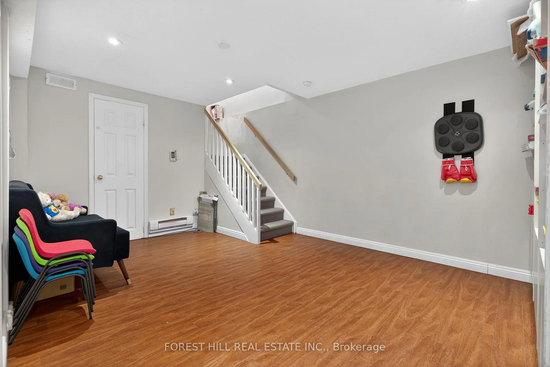 Photo 27 of 150 North Meadow Crescent, Vaughan, Crestwood-Springfarm-Yorkhill — HOMEH