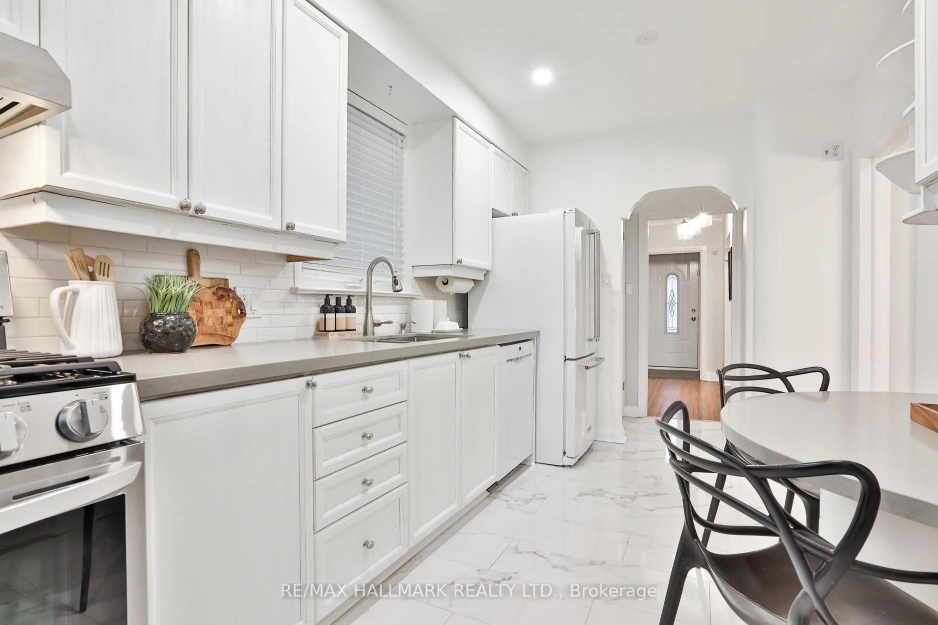Photo 9 of 1632 Bathurst Street, Toronto, Humewood-Cedarvale — HOMEH