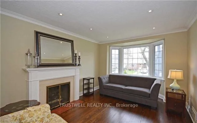 Photo 2 of 326 Rumsey Road, Toronto, Leaside — HOMEH