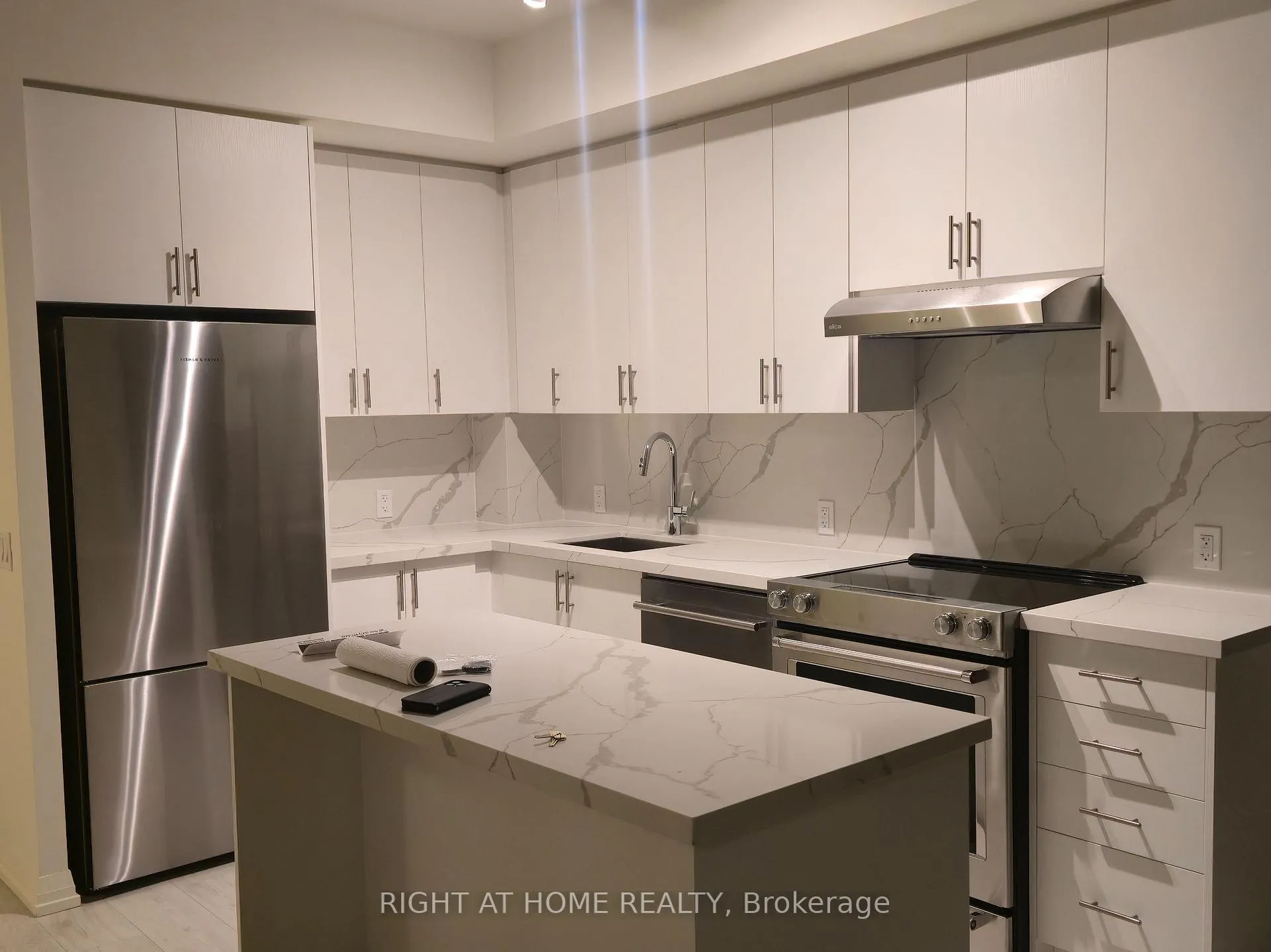 Photo 6 of Unit 1703, 27 Korda Gate, Vaughan, Vellore Village — HOMEH