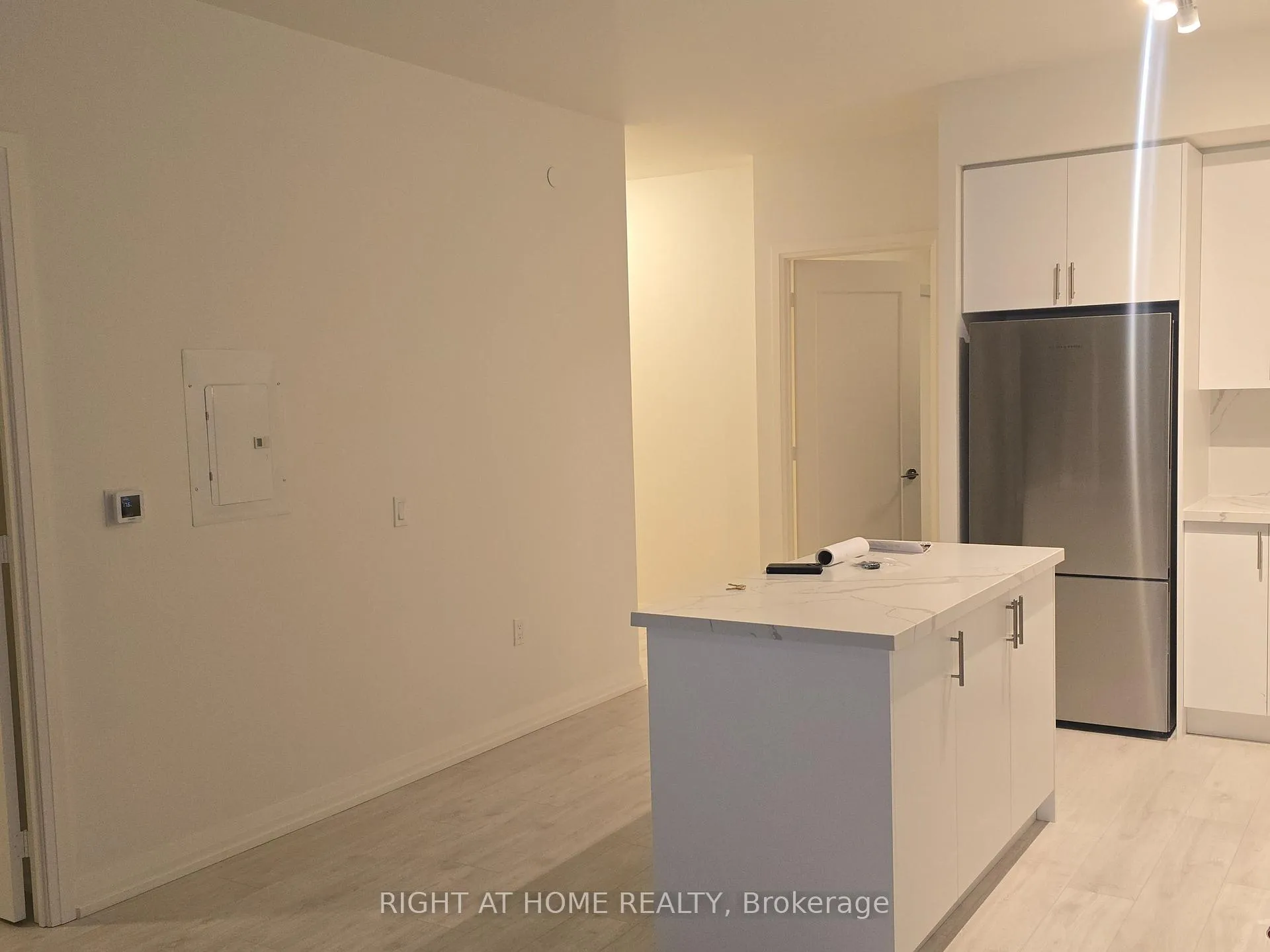 Photo 7 of Unit 1703, 27 Korda Gate, Vaughan, Vellore Village — HOMEH