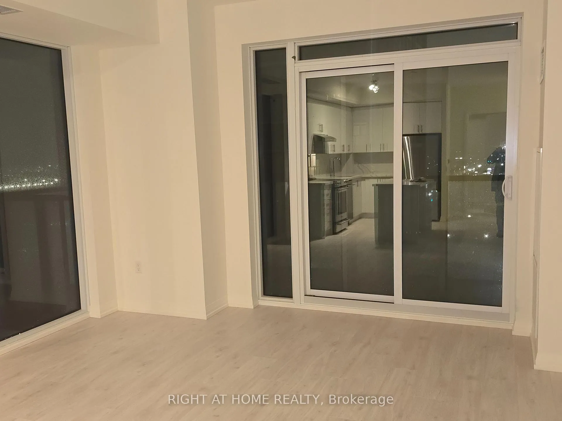 Photo 8 of Unit 1703, 27 Korda Gate, Vaughan, Vellore Village — HOMEH