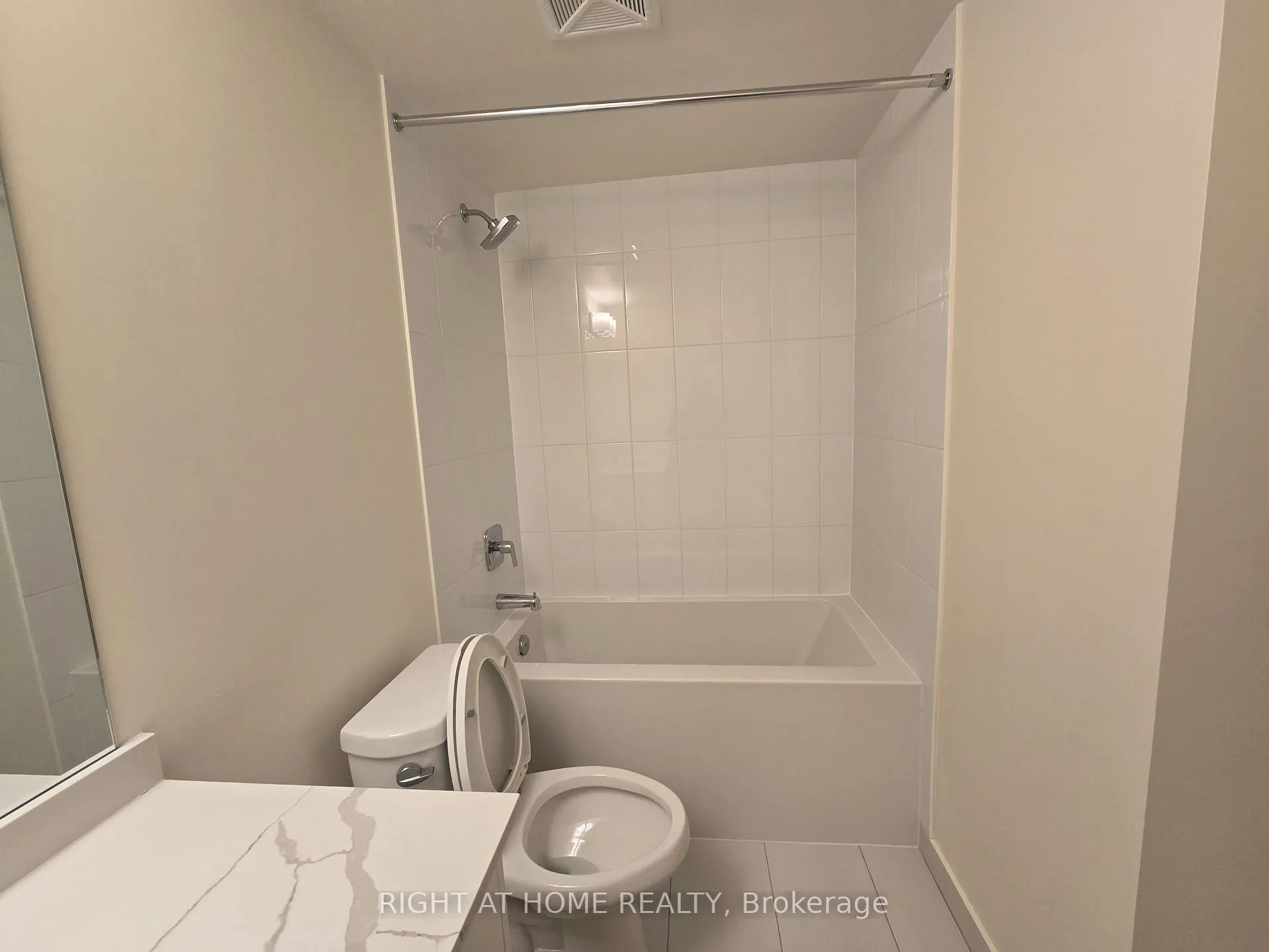 Photo 13 of Unit 1703, 27 Korda Gate, Vaughan, Vellore Village — HOMEH