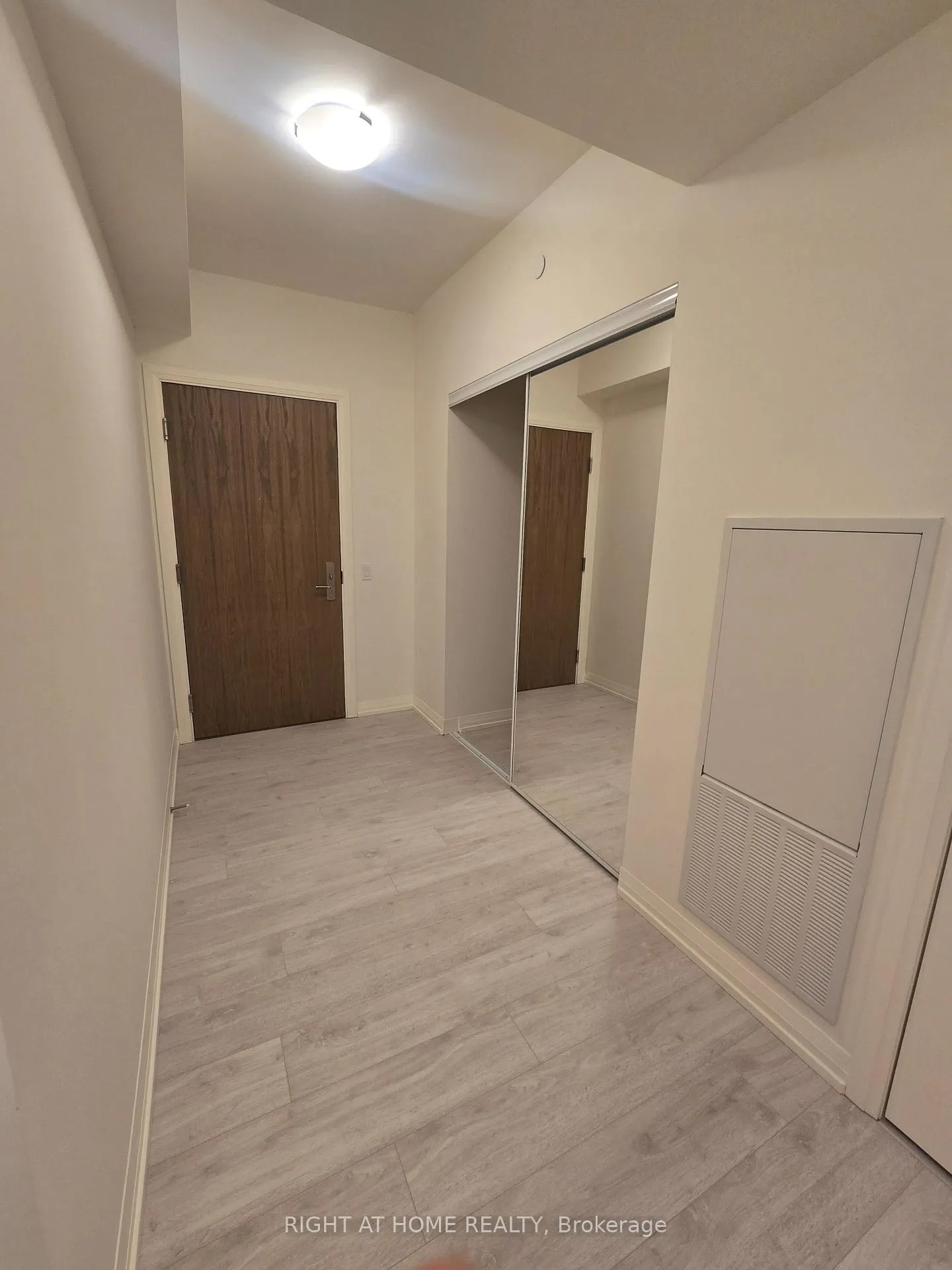 Photo 15 of Unit 1703, 27 Korda Gate, Vaughan, Vellore Village — HOMEH