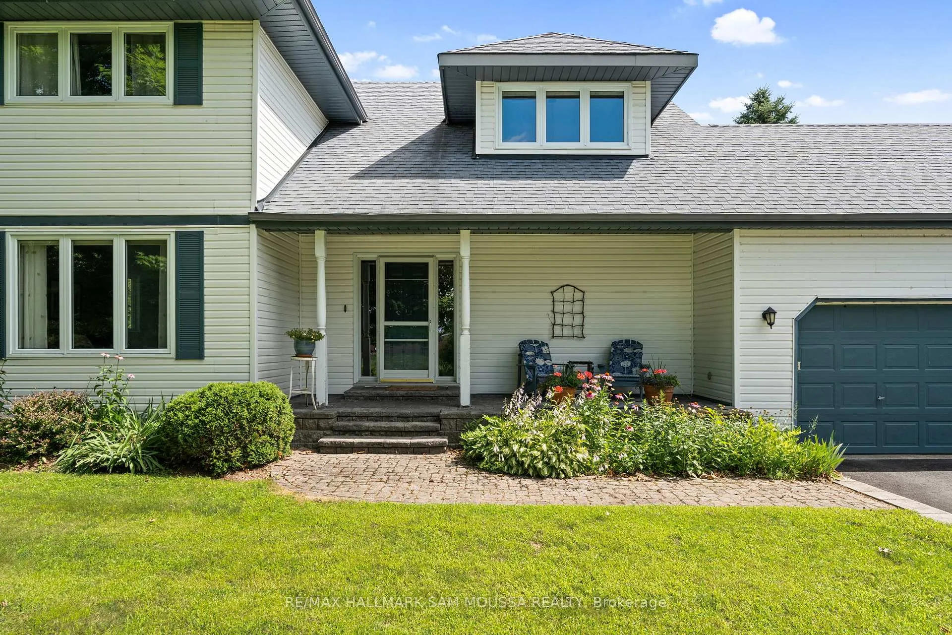 Photo 3 of 194 Robertlee Drive, Ottawa, Carp — HOMEH