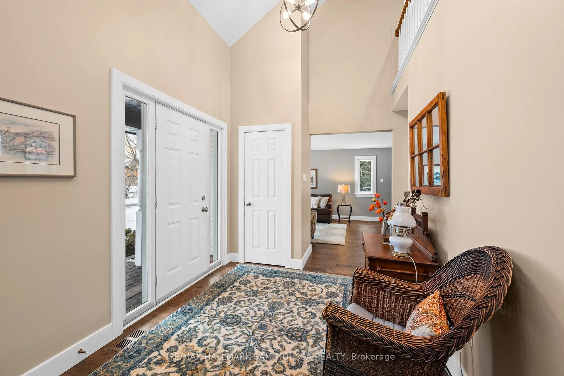 Photo 5 of 194 Robertlee Drive, Ottawa, Carp — HOMEH