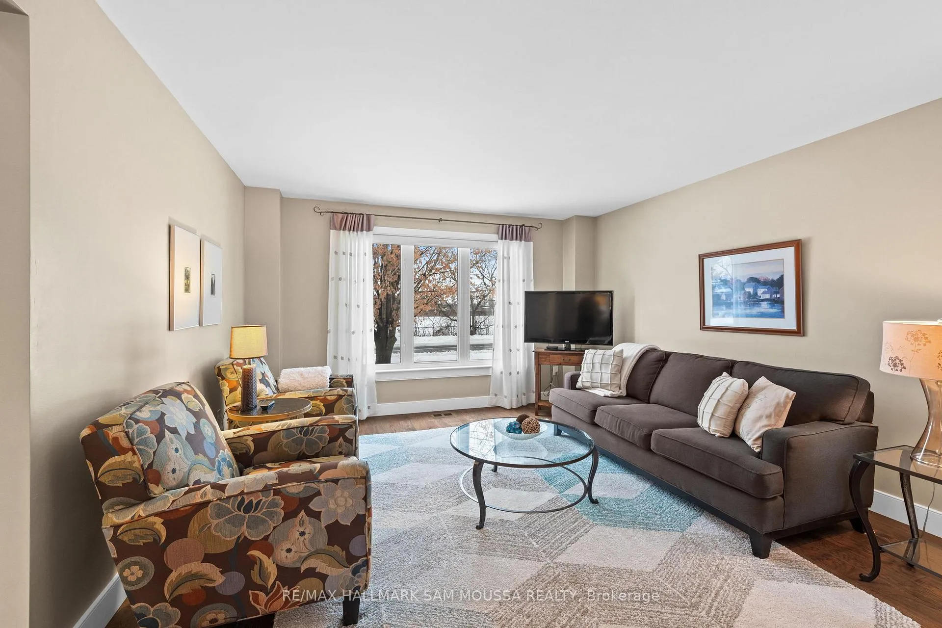 Photo 6 of 194 Robertlee Drive, Ottawa, Carp — HOMEH