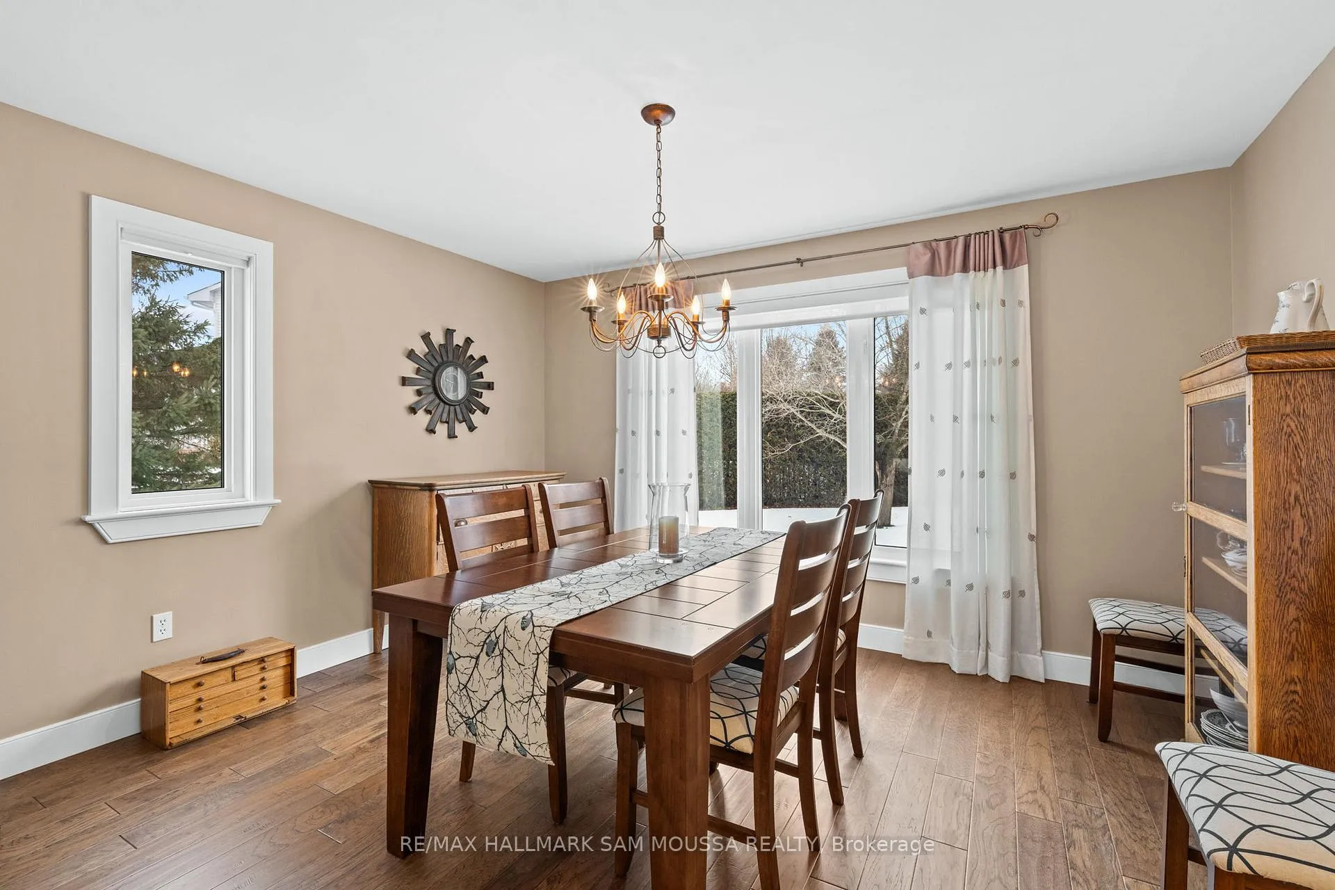 Photo 9 of 194 Robertlee Drive, Ottawa, Carp — HOMEH