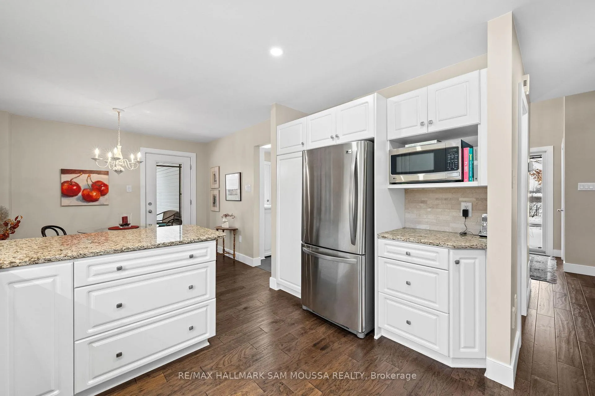 Photo 14 of 194 Robertlee Drive, Ottawa, Carp — HOMEH
