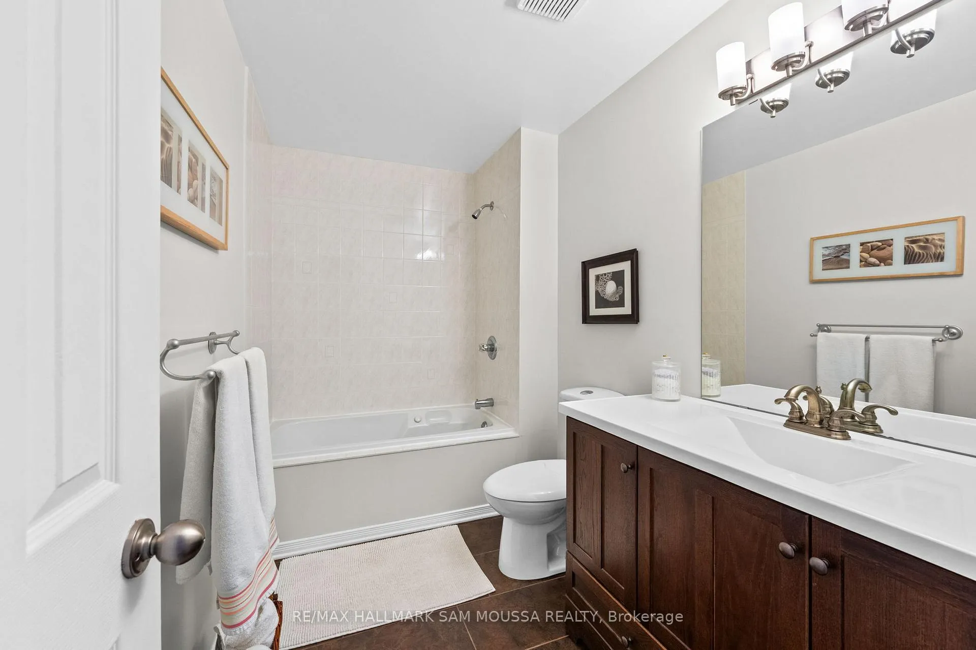 Photo 30 of 194 Robertlee Drive, Ottawa, Carp — HOMEH