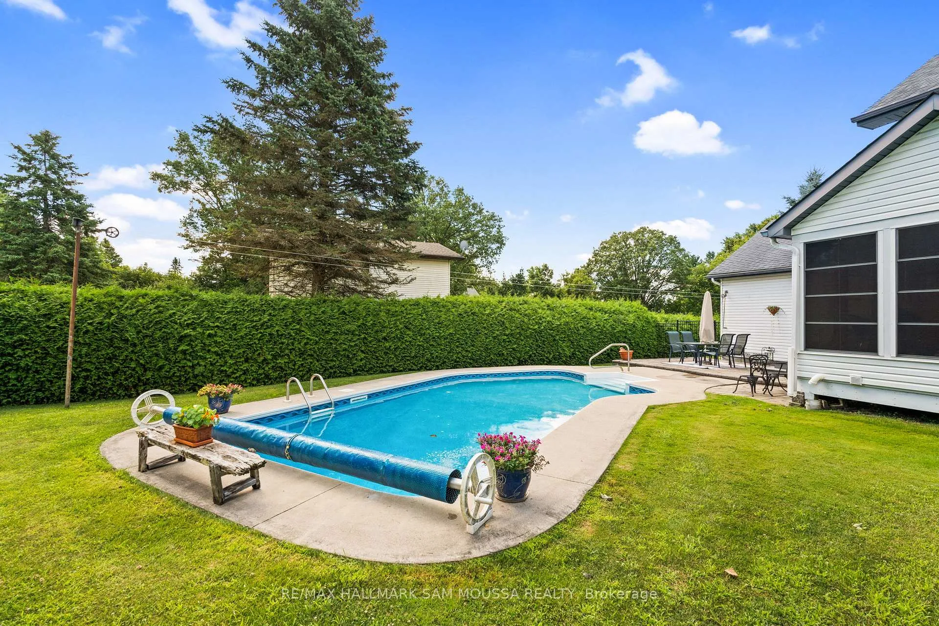 Photo 36 of 194 Robertlee Drive, Ottawa, Carp — HOMEH
