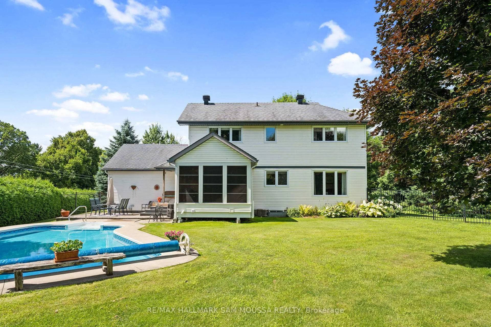 Photo 39 of 194 Robertlee Drive, Ottawa, Carp — HOMEH