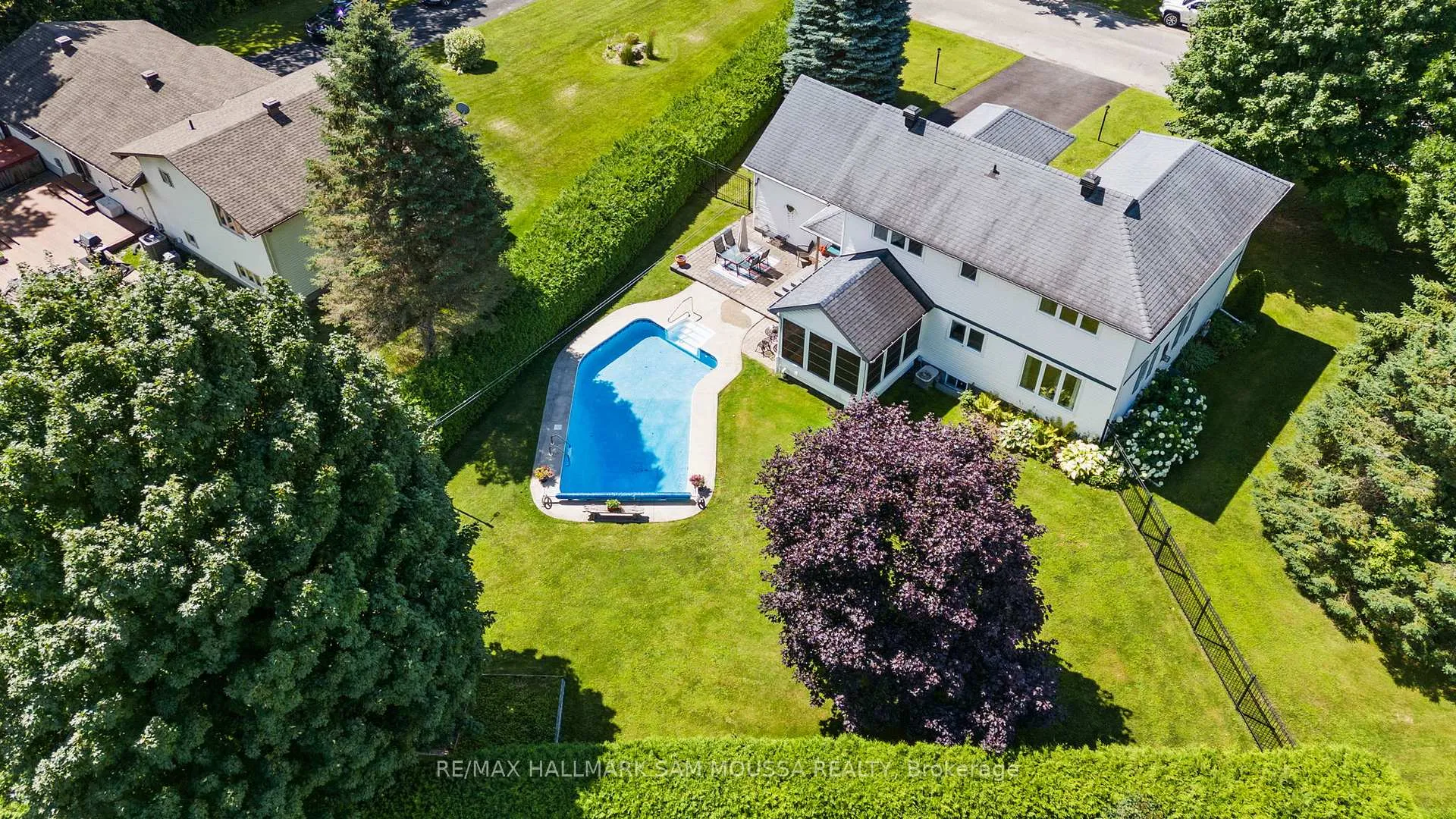 Photo 43 of 194 Robertlee Drive, Ottawa, Carp — HOMEH