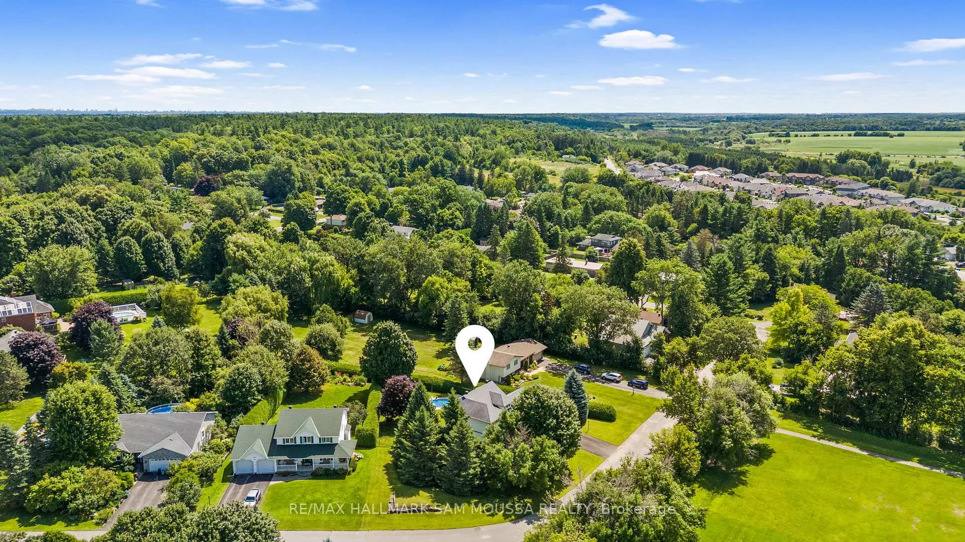 Photo 45 of 194 Robertlee Drive, Ottawa, Carp — HOMEH