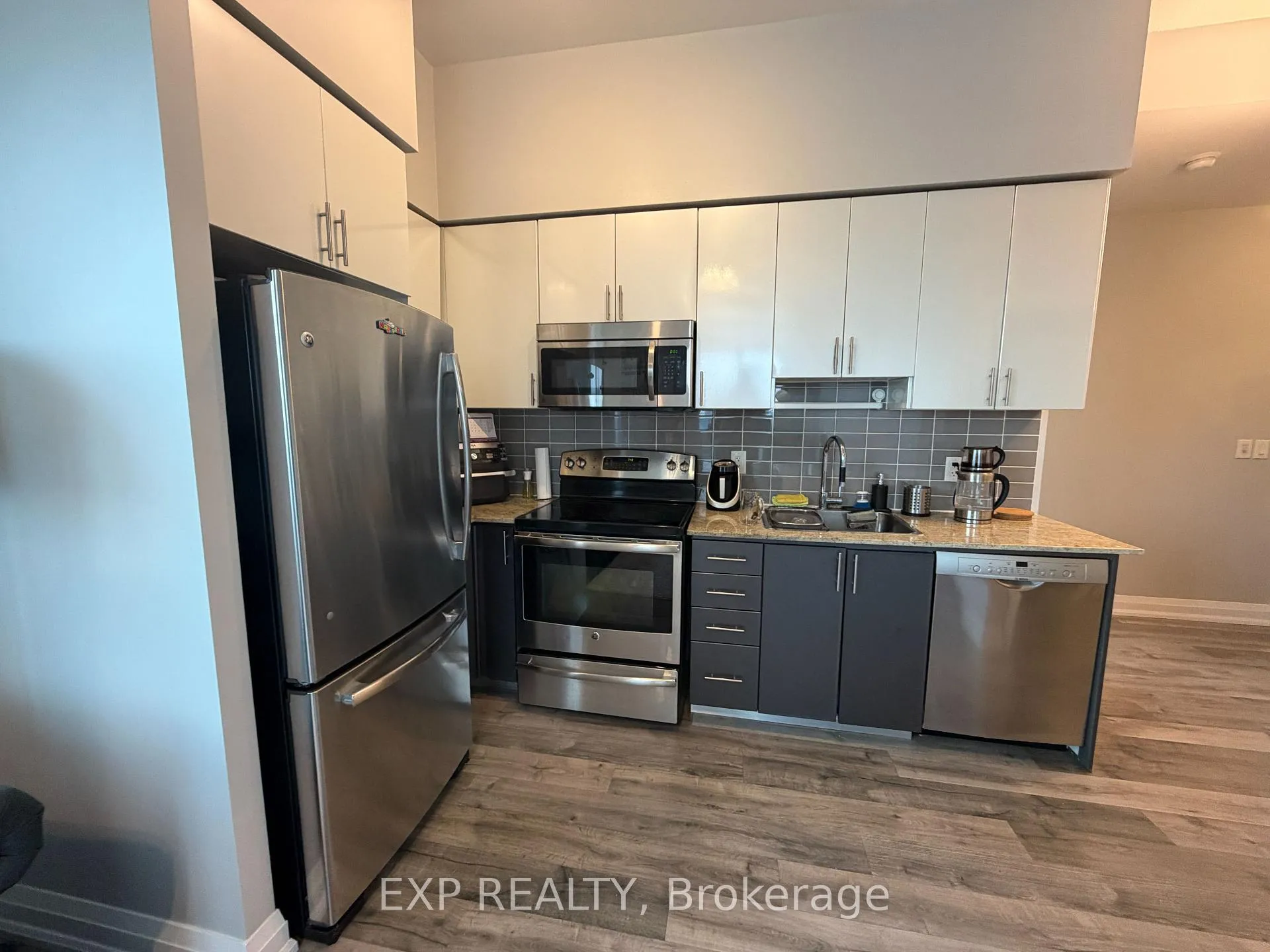 Photo 4 of Unit 308, 7171 Yonge Street, Markham, Grandview — HOMEH