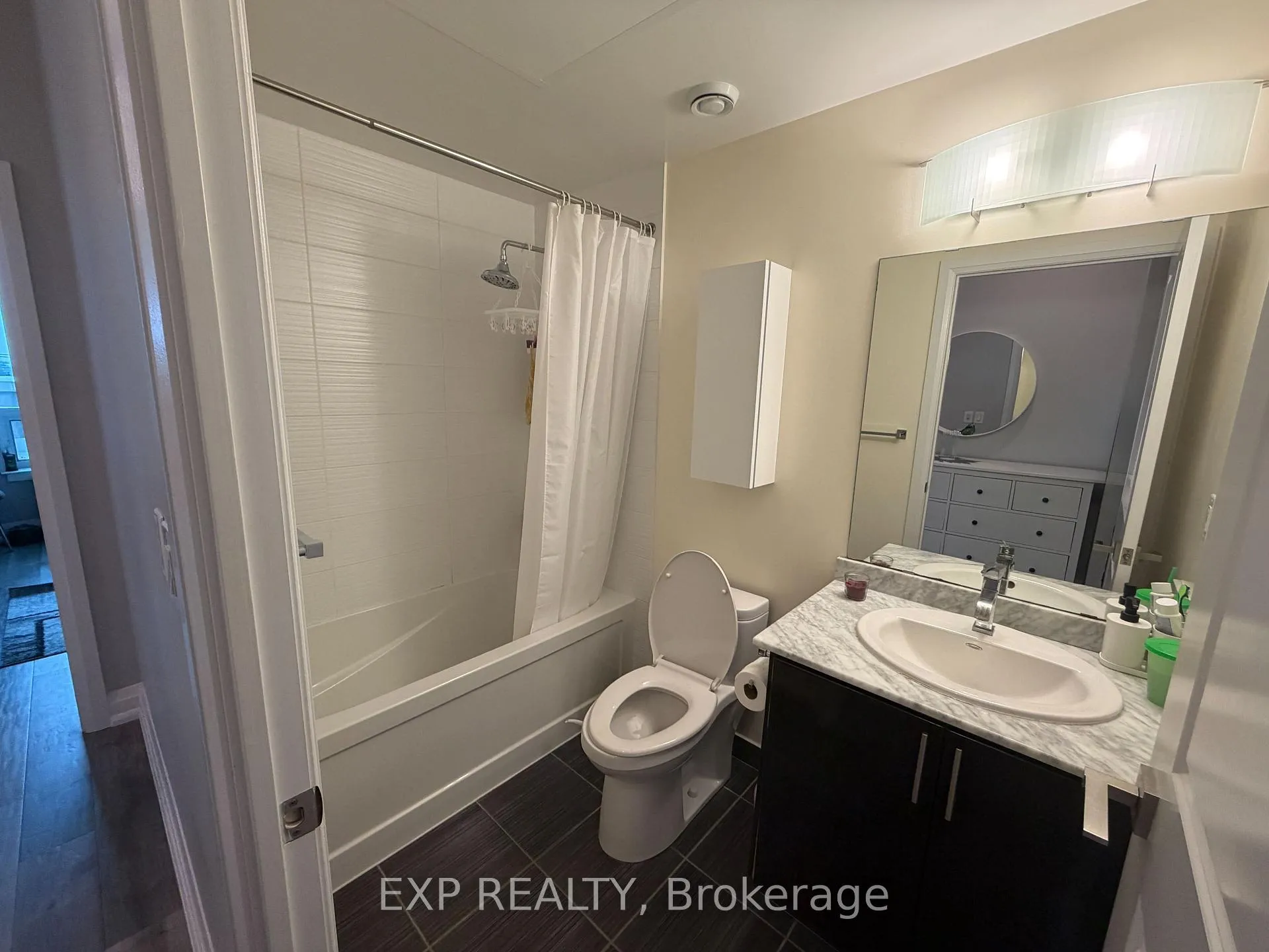 Photo 6 of Unit 308, 7171 Yonge Street, Markham, Grandview — HOMEH