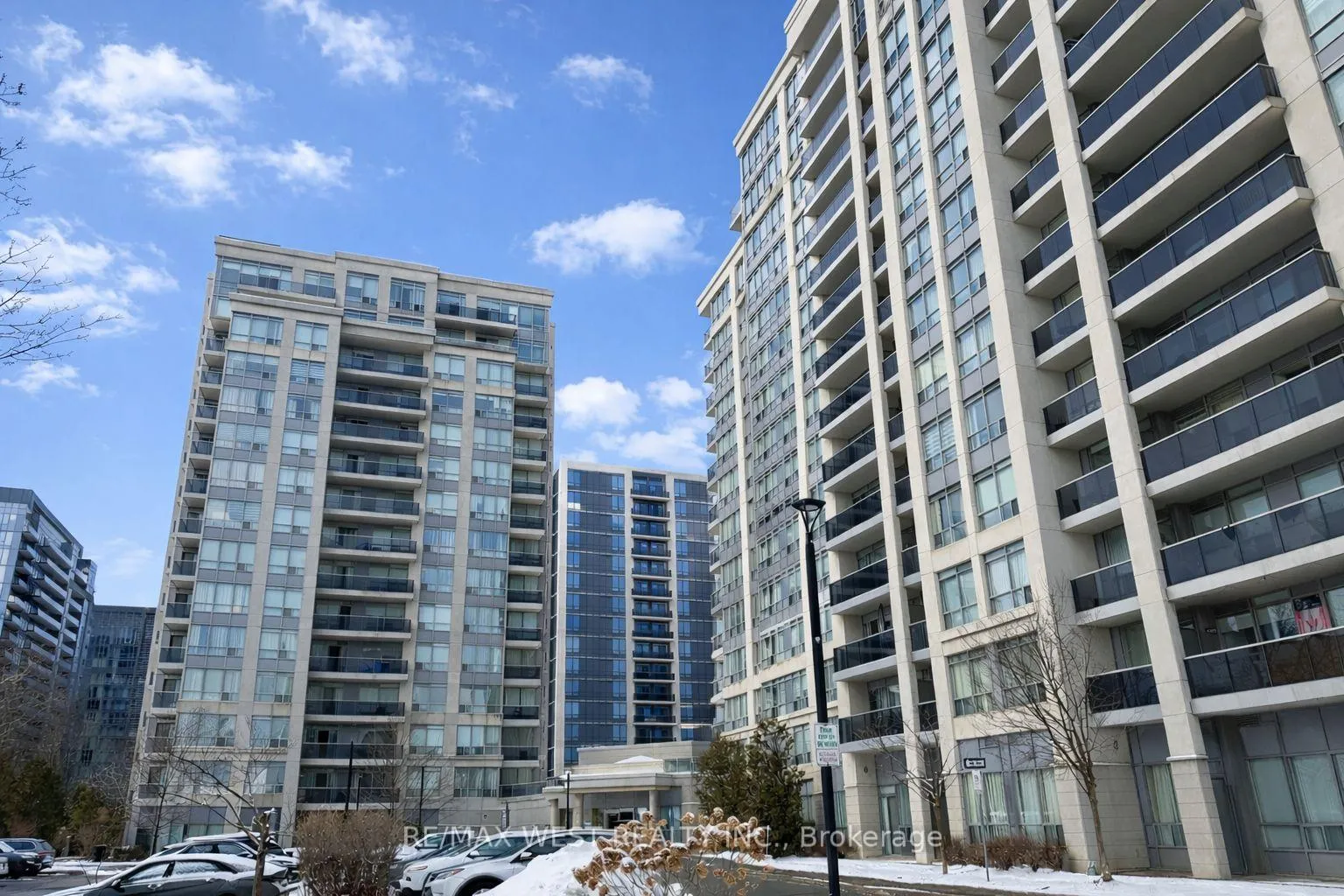 Photo 1 of Unit 810, 60 Disera Drive, Vaughan, Beverley Glen — HOMEH