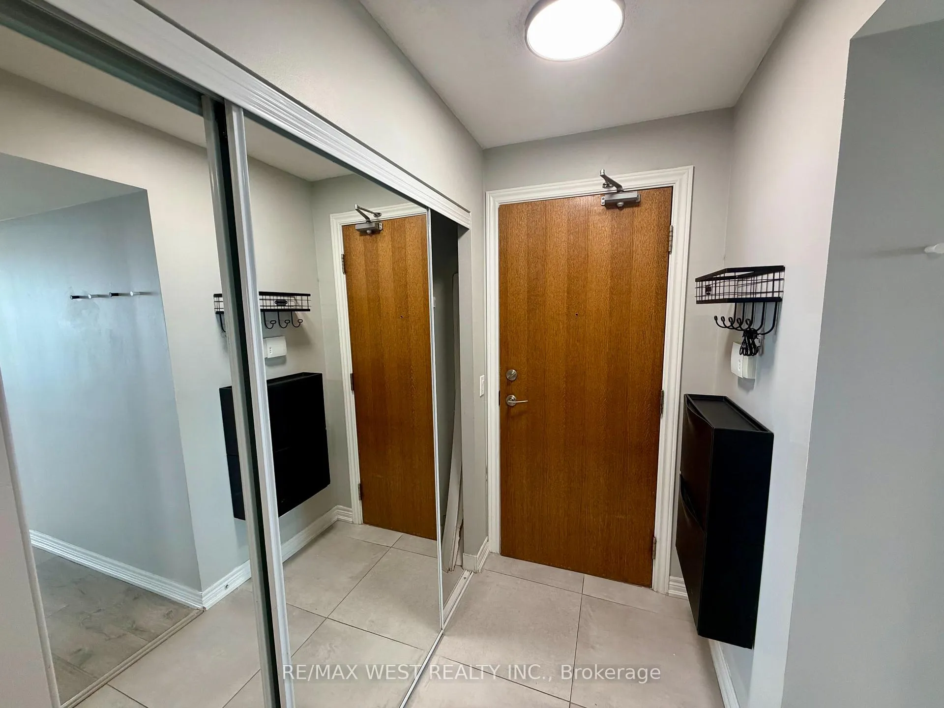 Photo 4 of Unit 810, 60 Disera Drive, Vaughan, Beverley Glen — HOMEH