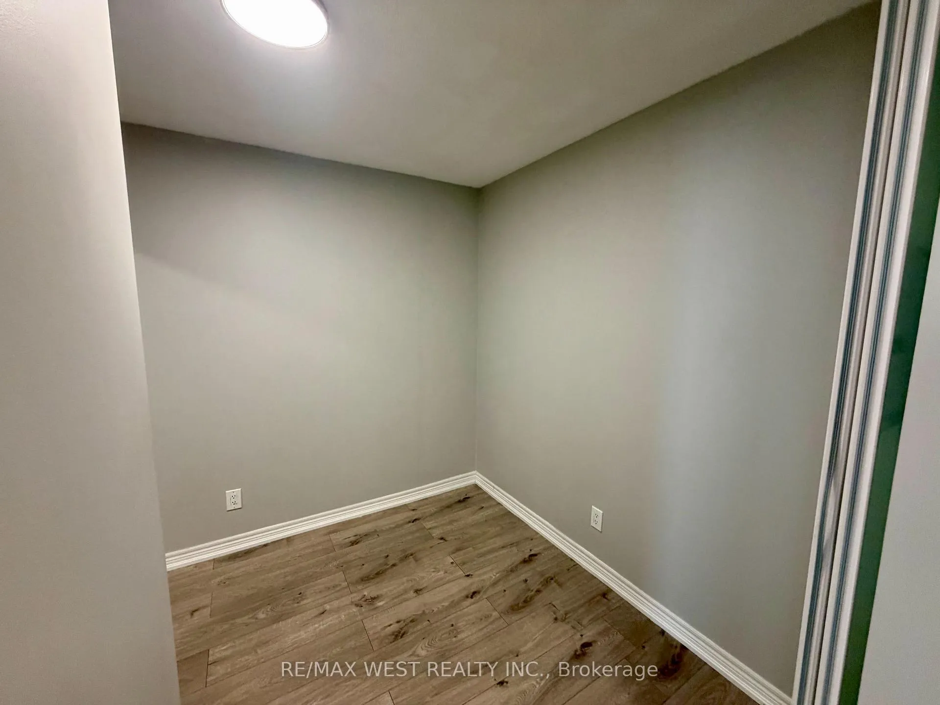 Photo 5 of Unit 810, 60 Disera Drive, Vaughan, Beverley Glen — HOMEH