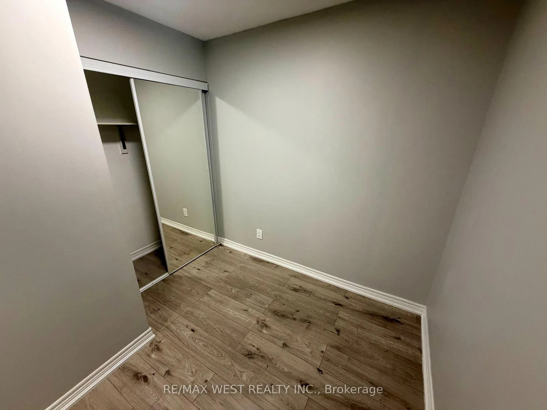 Photo 6 of Unit 810, 60 Disera Drive, Vaughan, Beverley Glen — HOMEH
