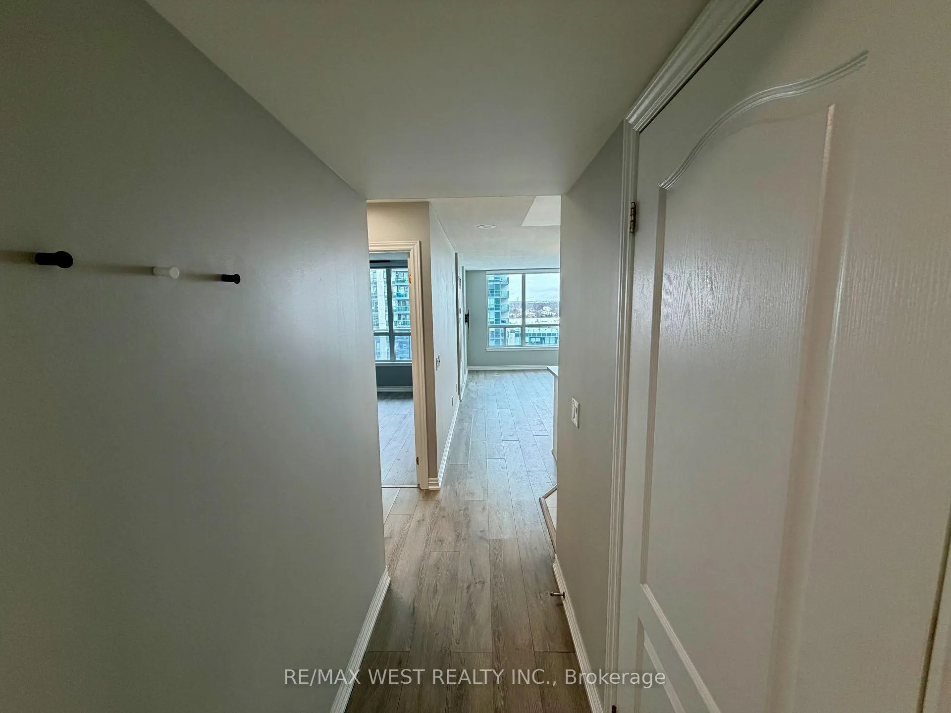 Photo 7 of Unit 810, 60 Disera Drive, Vaughan, Beverley Glen — HOMEH