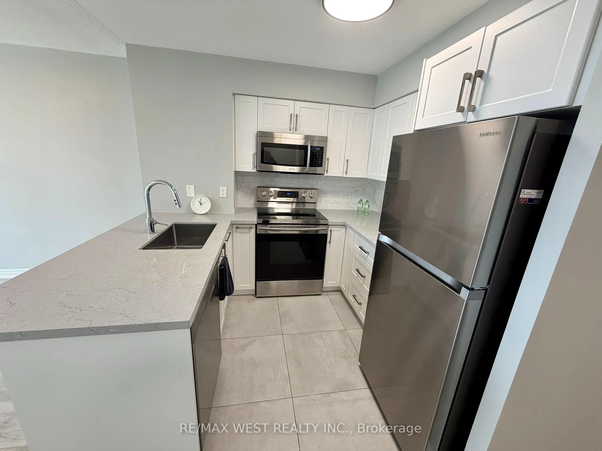 Photo 9 of Unit 810, 60 Disera Drive, Vaughan, Beverley Glen — HOMEH