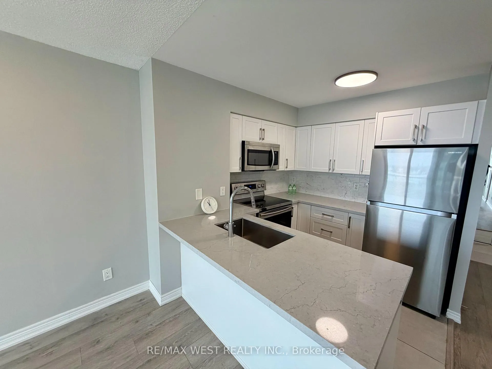 Photo 10 of Unit 810, 60 Disera Drive, Vaughan, Beverley Glen — HOMEH