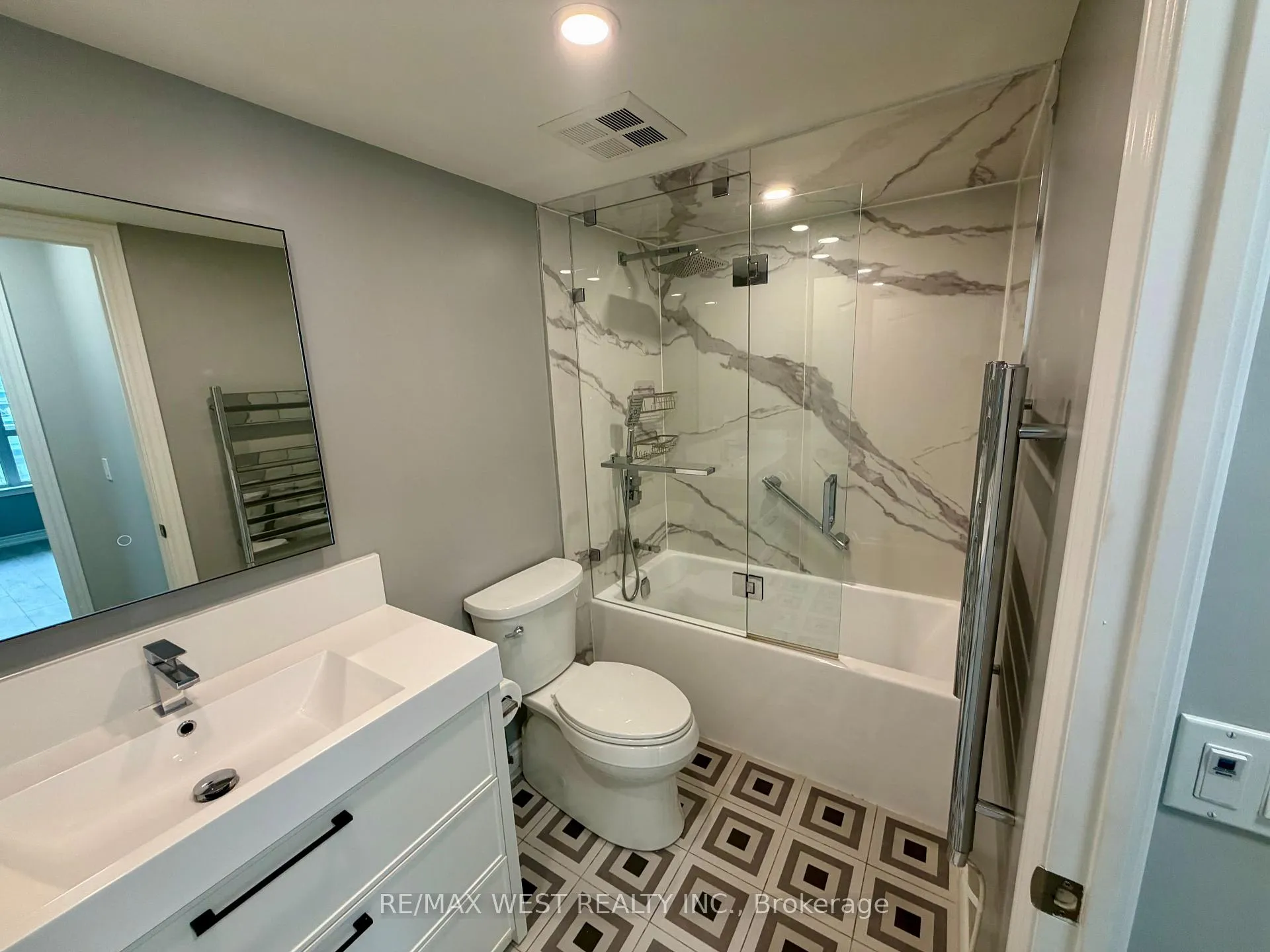 Photo 19 of Unit 810, 60 Disera Drive, Vaughan, Beverley Glen — HOMEH