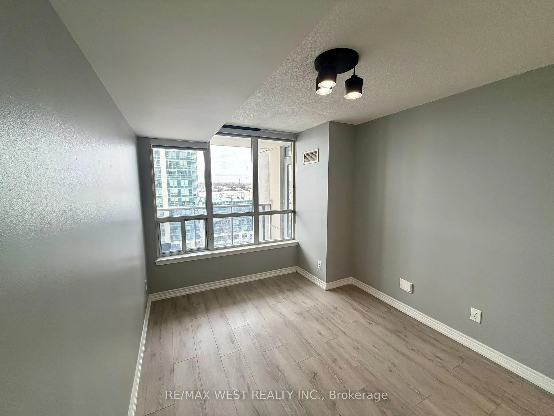 Photo 24 of Unit 810, 60 Disera Drive, Vaughan, Beverley Glen — HOMEH