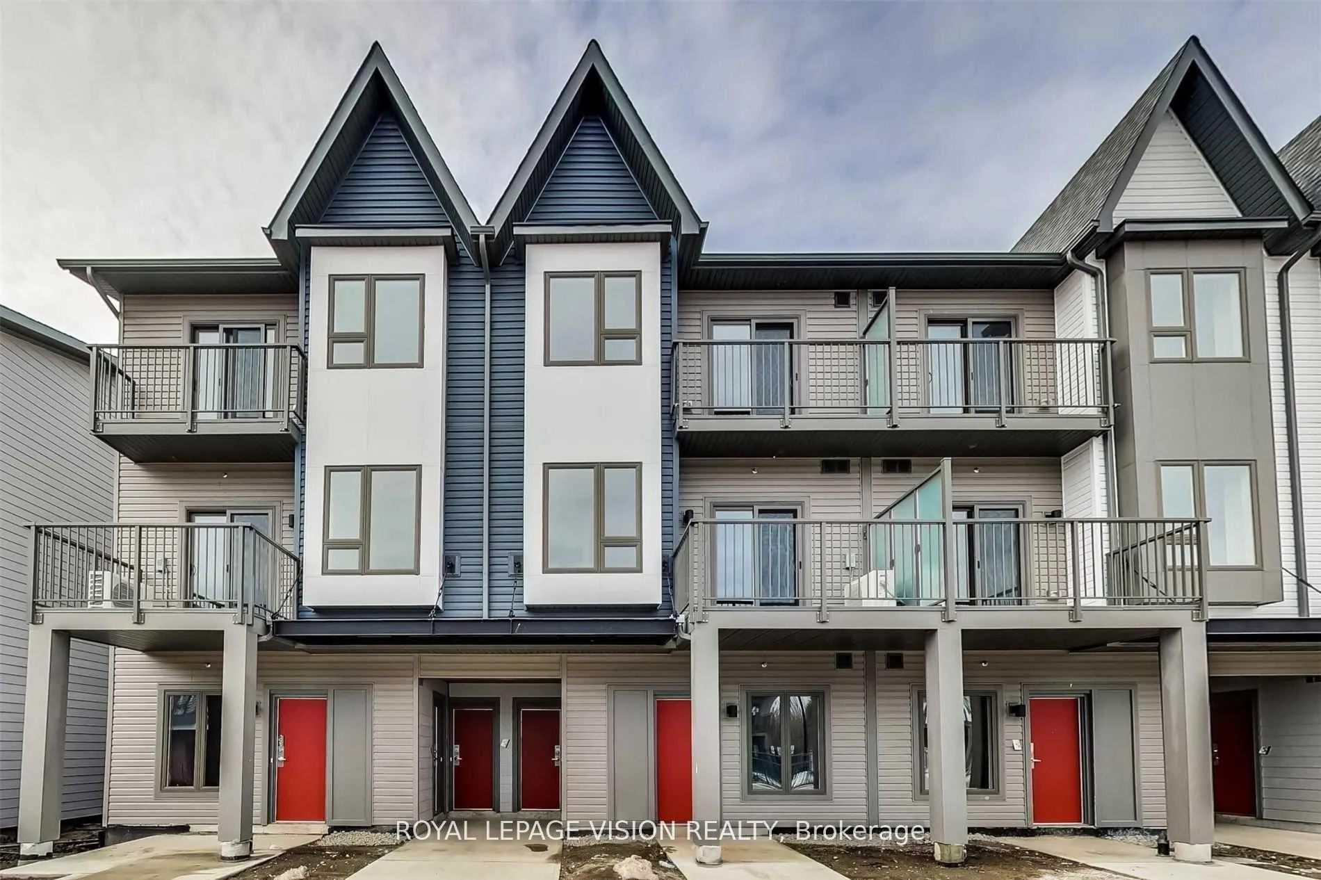 Photo 2 of Unit 310, 2635 William Jackson Dr, Pickering, Duffin Heights — HOMEH
