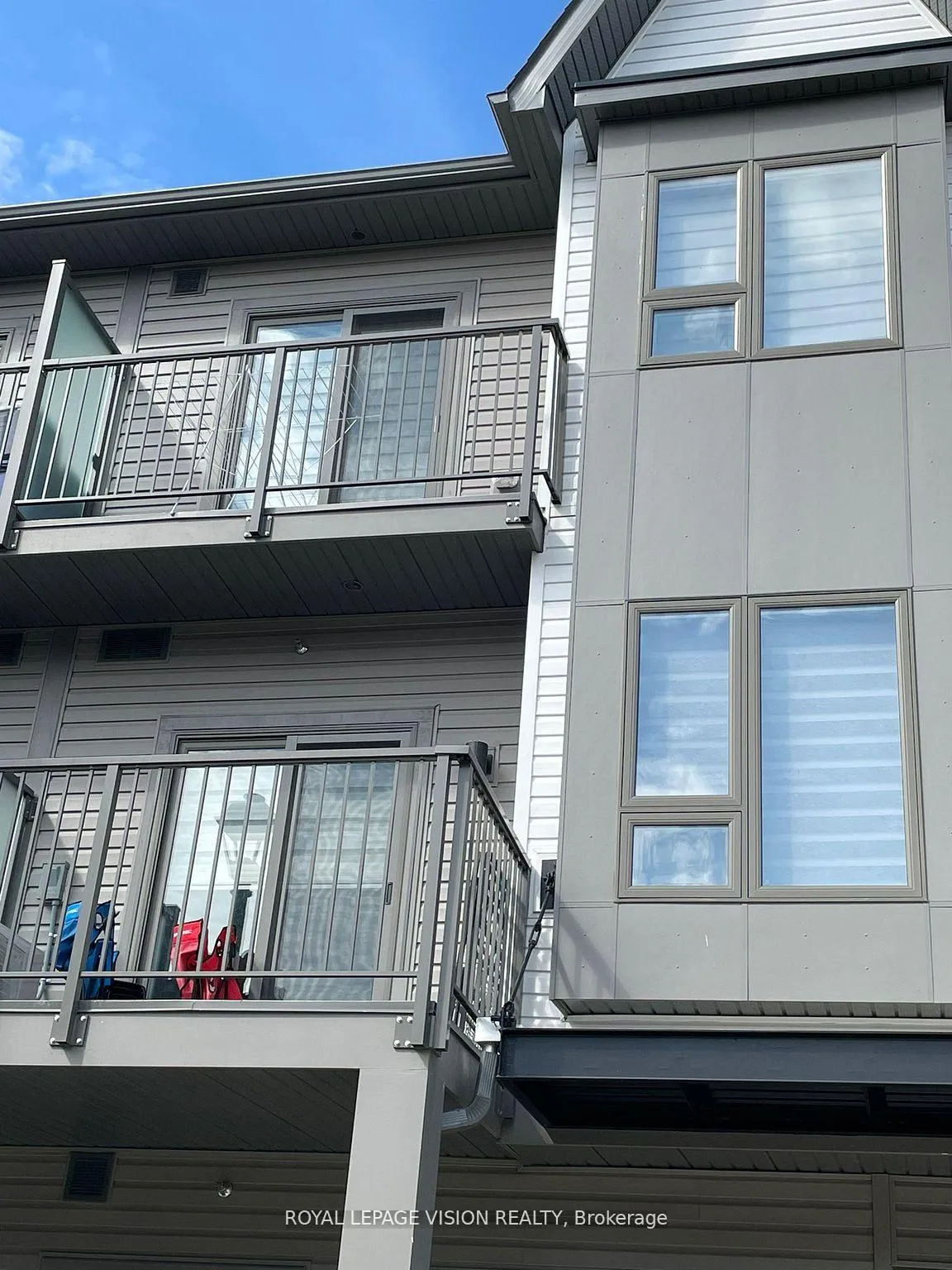 Photo 3 of Unit 310, 2635 William Jackson Dr, Pickering, Duffin Heights — HOMEH
