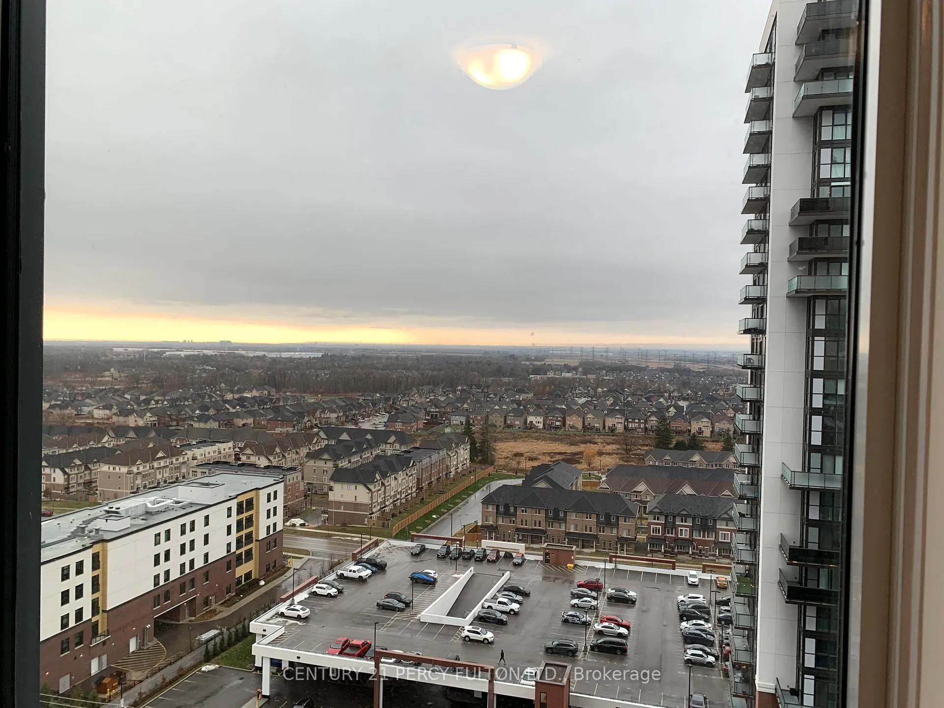 Photo 7 of Unit 1713, 2545 Simcoe Street N, Oshawa, Windfields — HOMEH