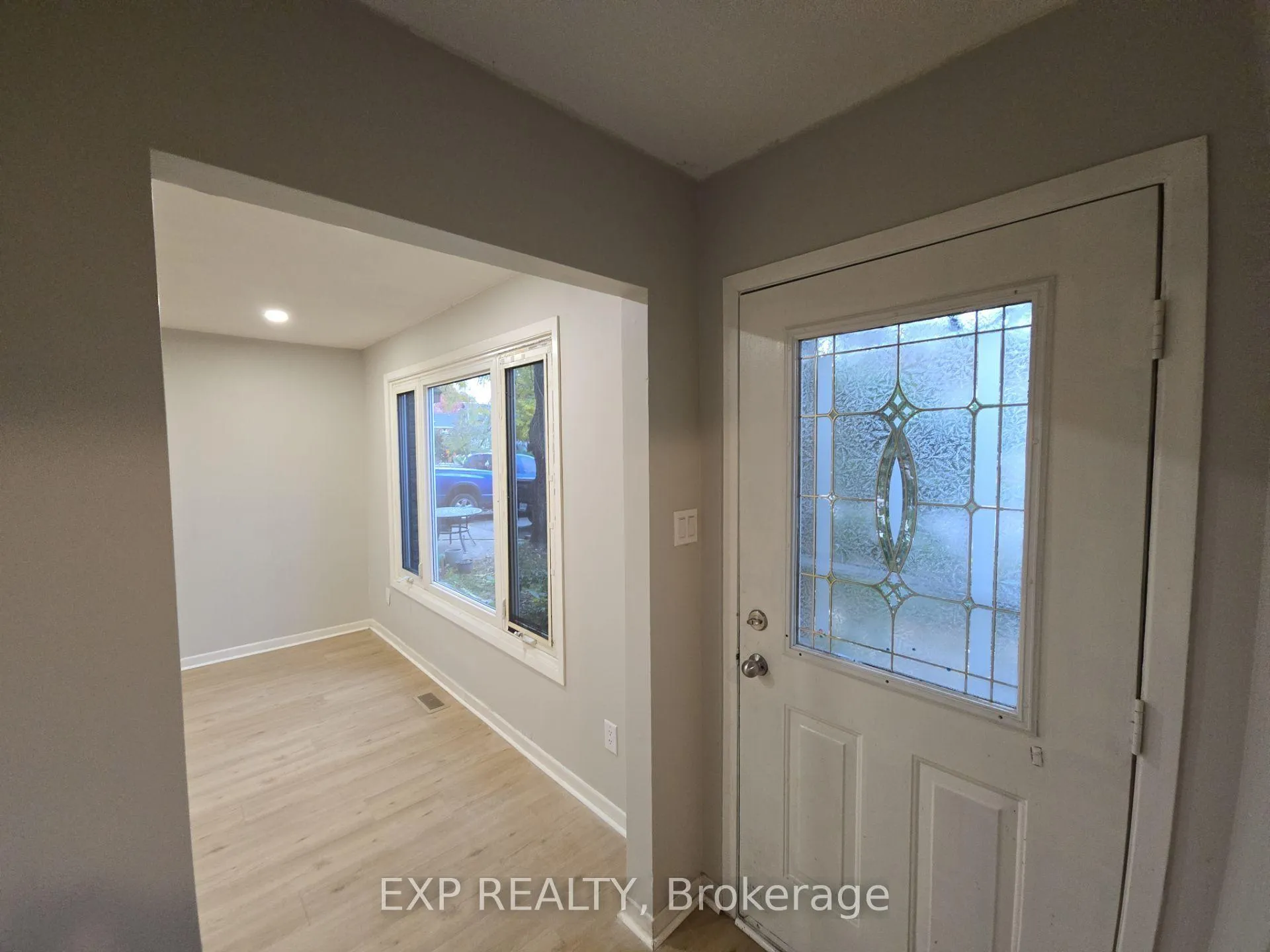 Photo 2 of Unit Main Level, 89 Wellington Street E, Brampton, Downtown Brampton — HOMEH