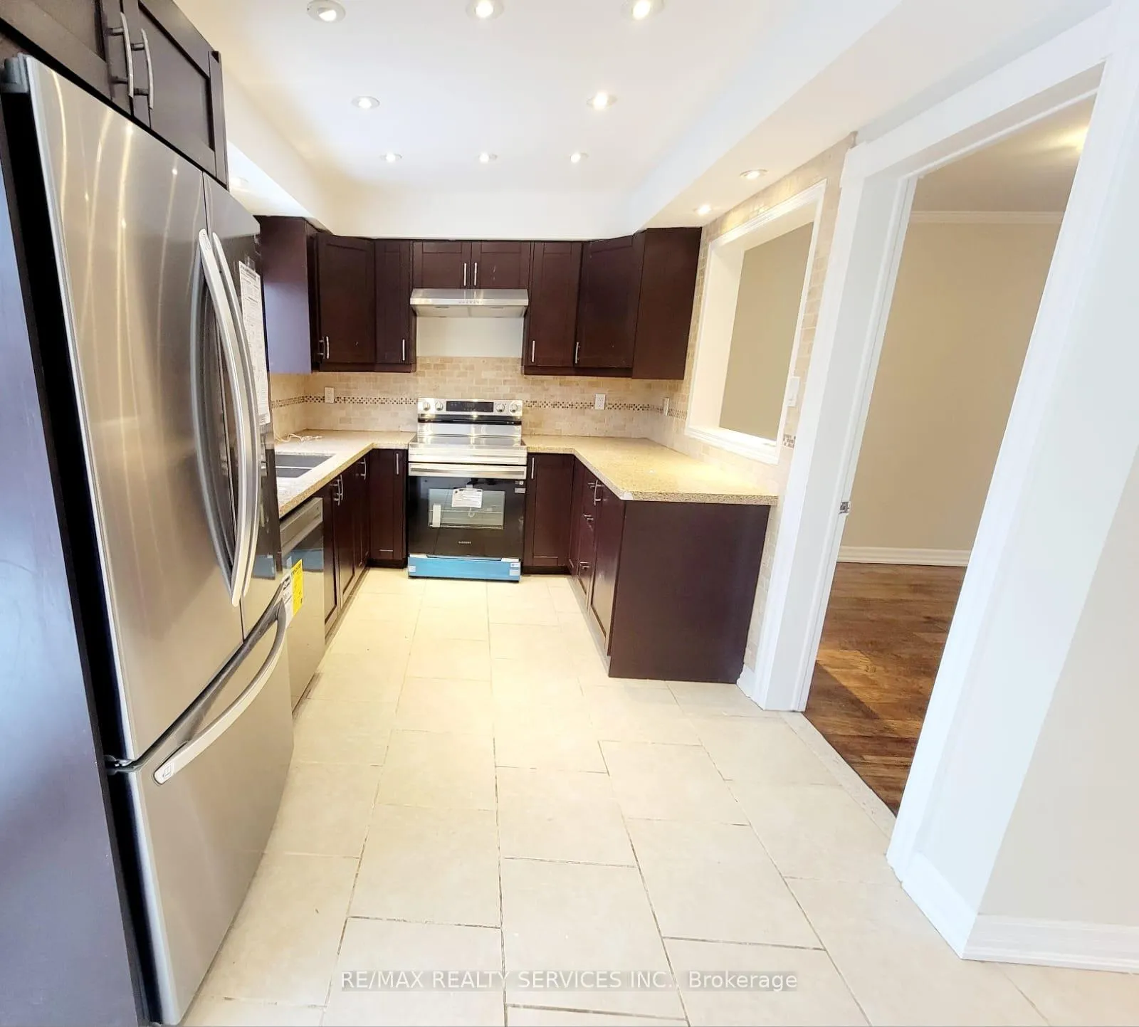 Photo 6 of Unit Upper Portion, 15 Chipmunk Crescent, Brampton, Sandringham-Wellington — HOMEH
