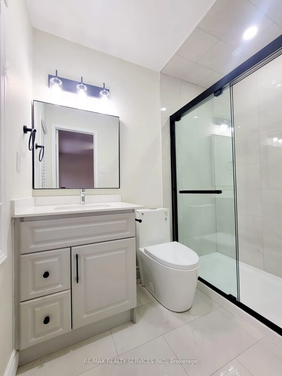 Photo 13 of Unit Upper Portion, 15 Chipmunk Crescent, Brampton, Sandringham-Wellington — HOMEH