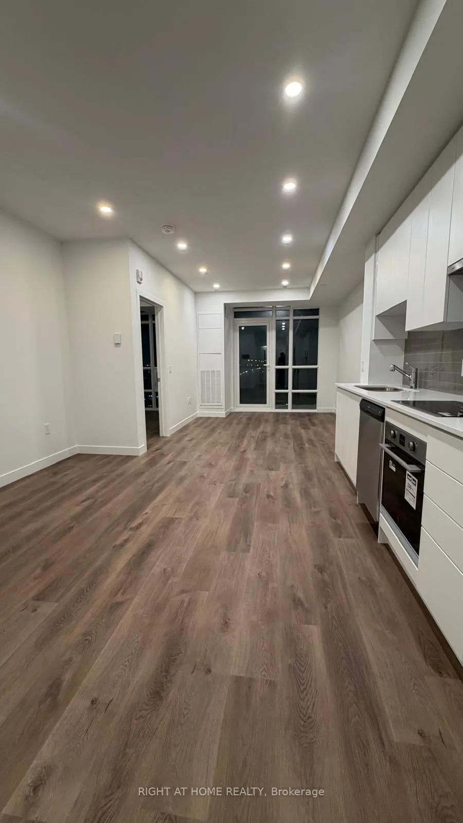 Photo 9 of Unit 821, 461 Green St St, Hamilton, Lakeshore — HOMEH