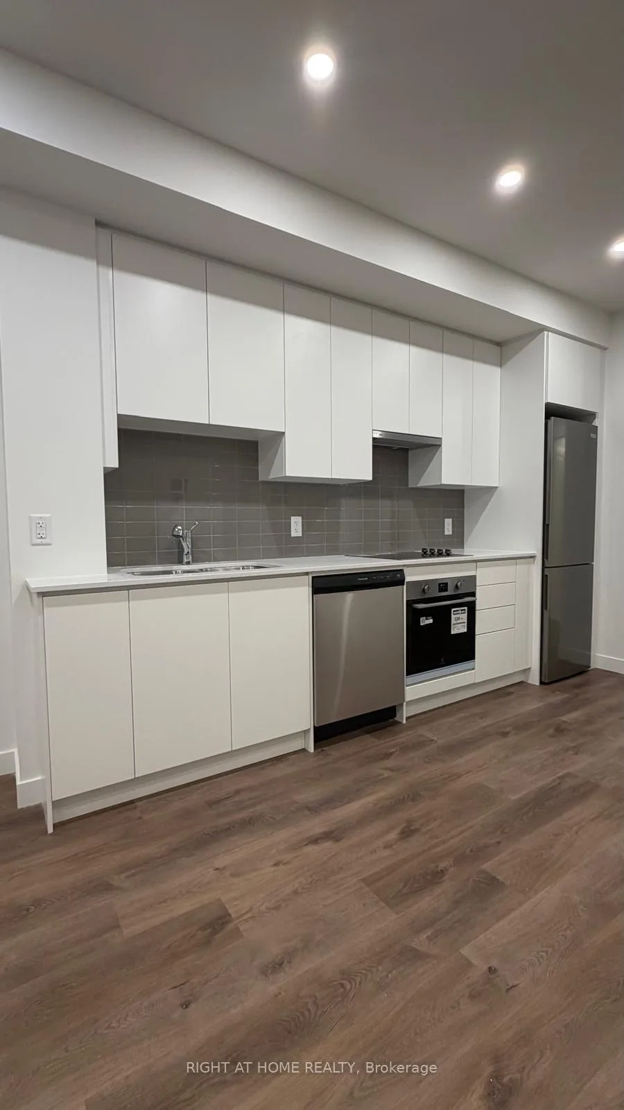 Photo 12 of Unit 821, 461 Green St St, Hamilton, Lakeshore — HOMEH